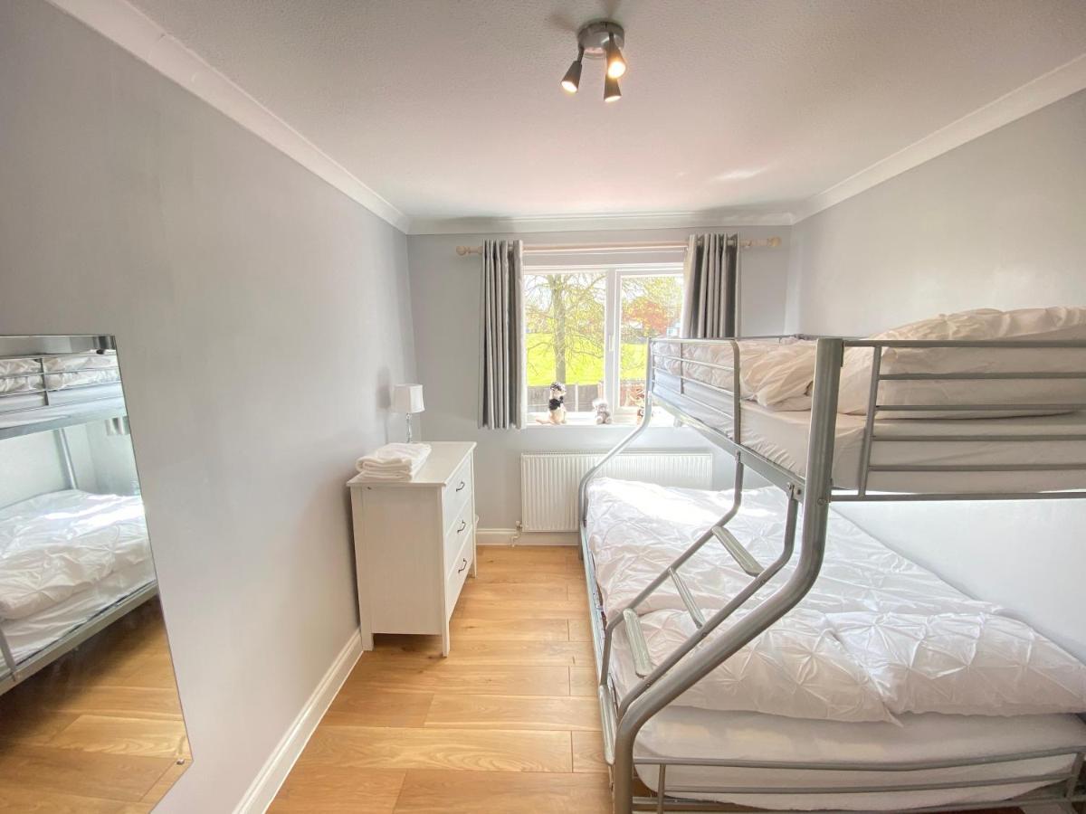 Three Bedrooms House In Windsor Eksteriør billede