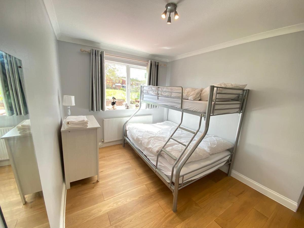 Three Bedrooms House In Windsor Eksteriør billede